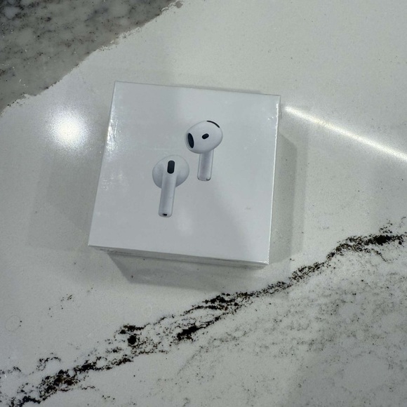 Apple AirPods Wireless Earbuds